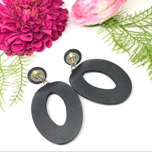 VINTAGE⚜️RETRO Multicolor Crystal Black Velvet Clip Earrings - Picture 5 of 7